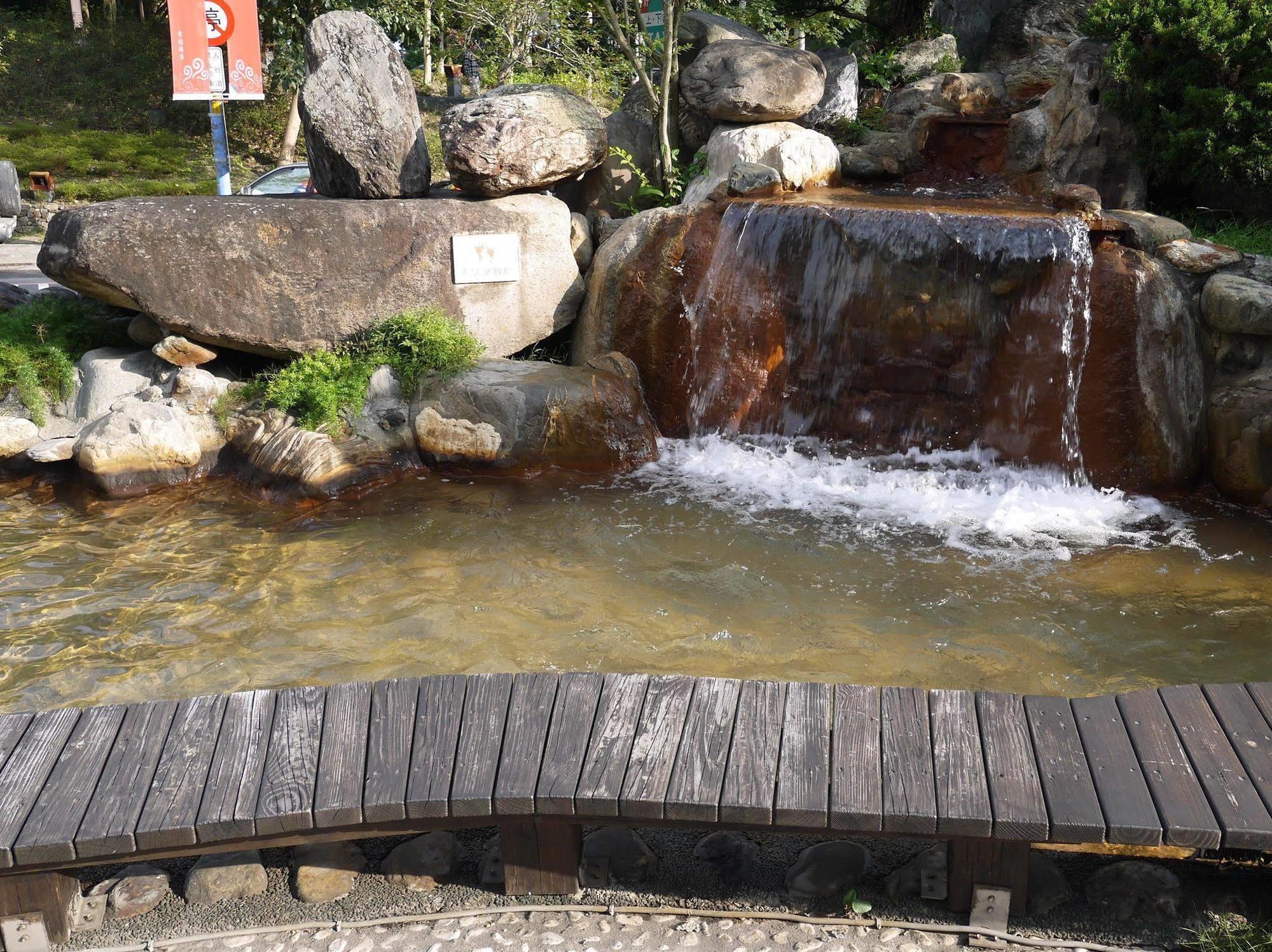 Hua Ge Hot Spring Hotel Jiaoxi Exterior photo